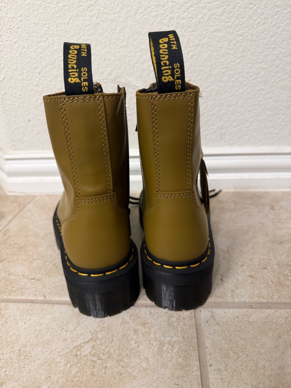 Dr. Martens Jadon Boot smooth leather Platforms- Antique Olive - Picture 5 of 8